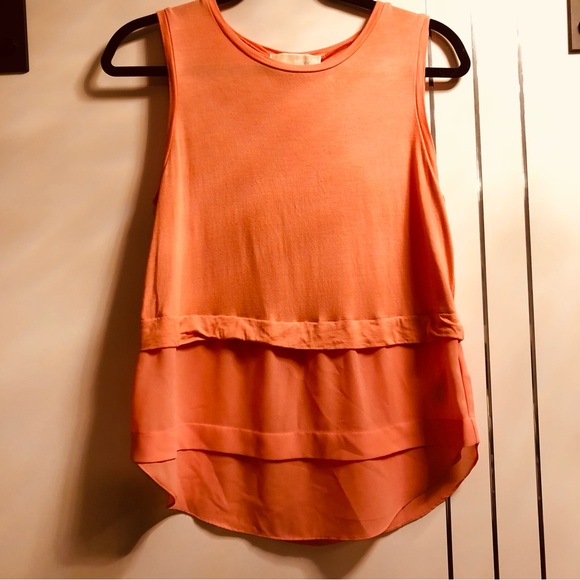 🌟Host Pick🌟Michael Kors M  Coral Sleeveless Top with Tiers - Picture 8 of 11